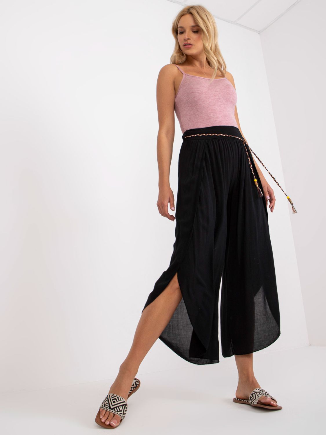 Pantaloni eleganți negri cu talie înaltă
