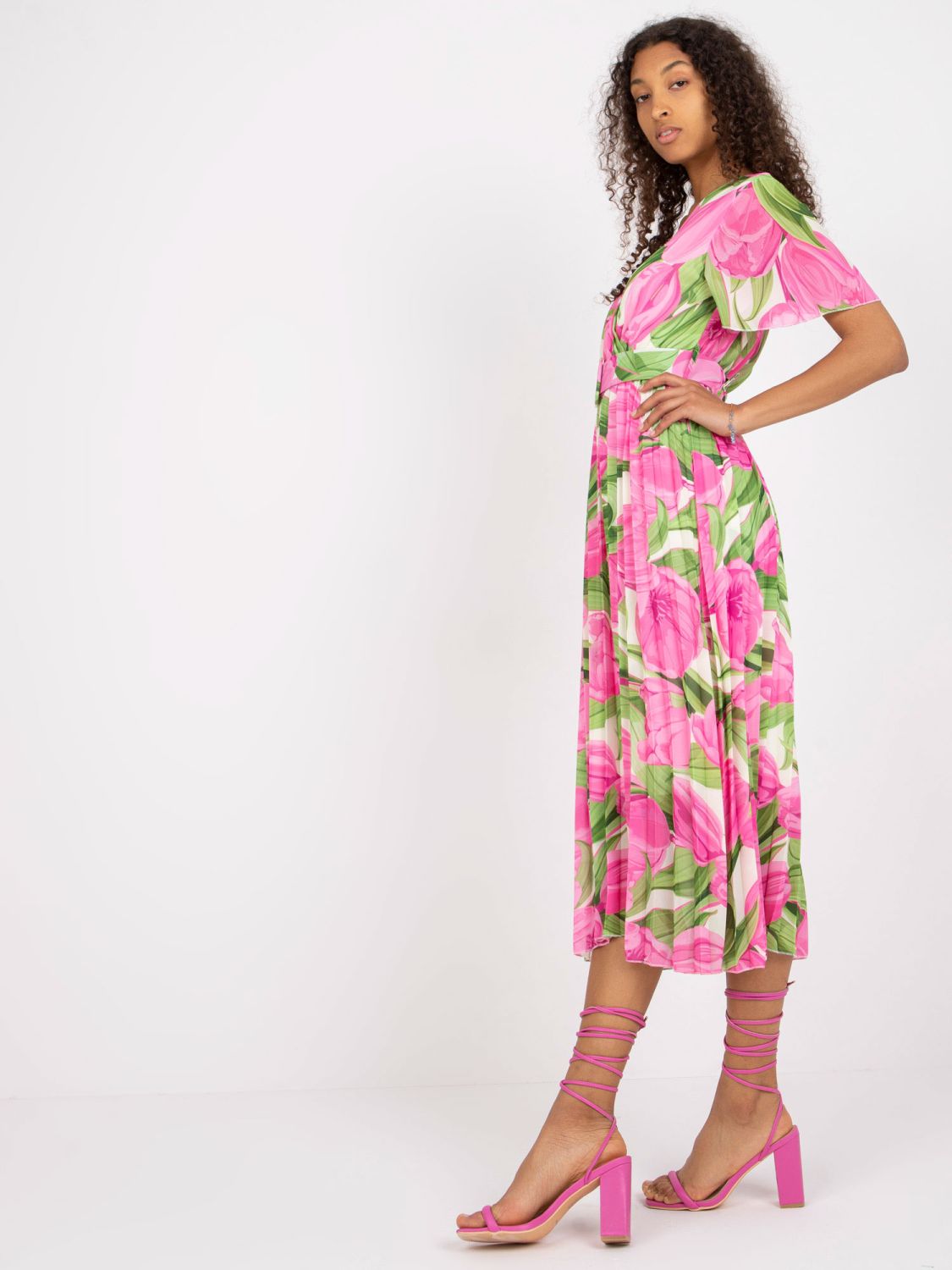 Rochie midi roz cu flori