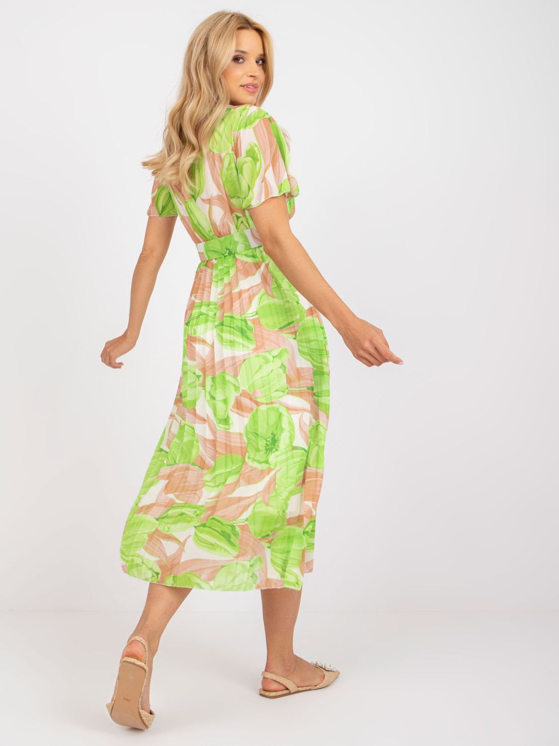 Rochie midi cu flori în verde deschis