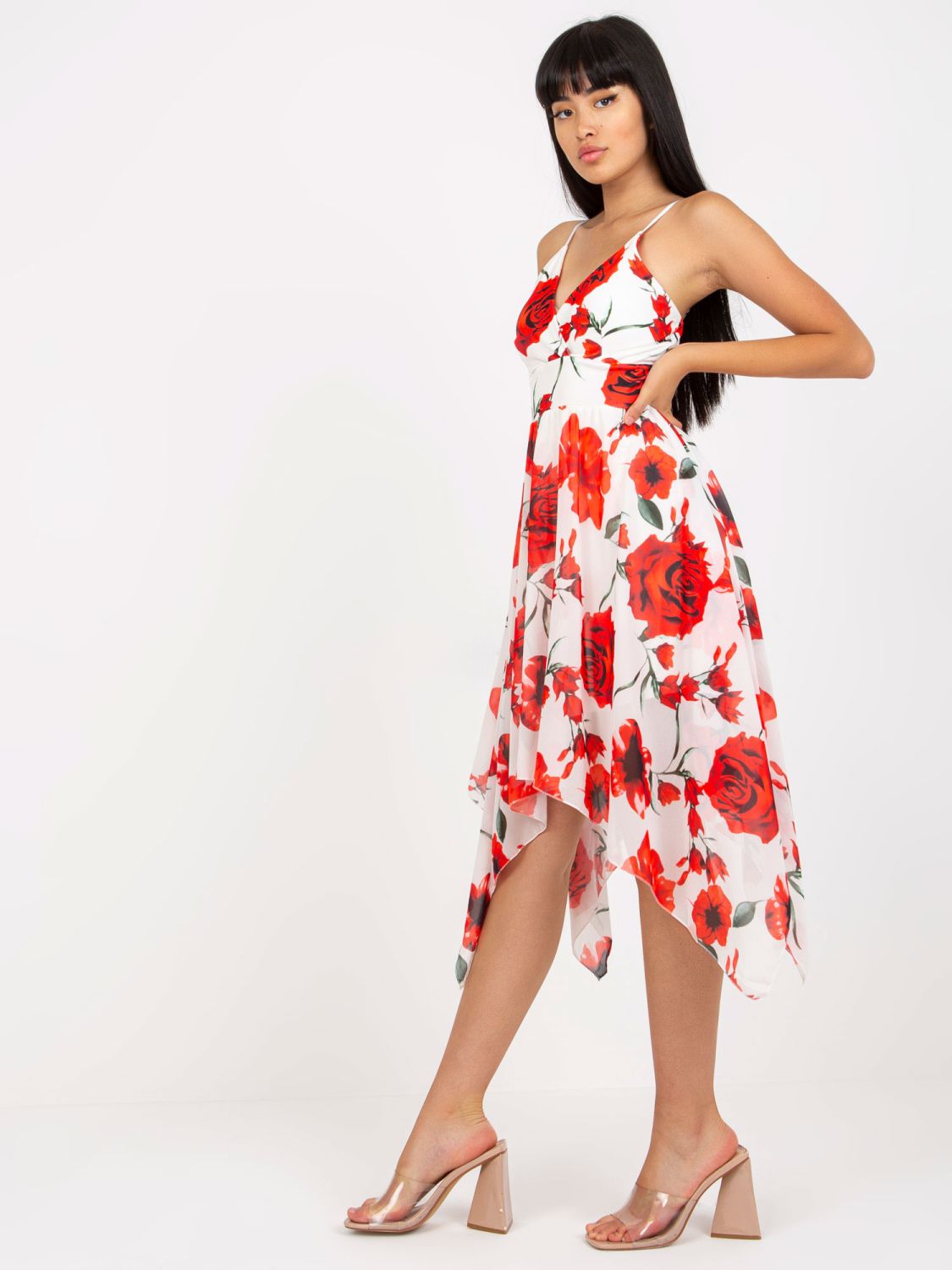 Rochie albă-roșie cu flori pe bretele