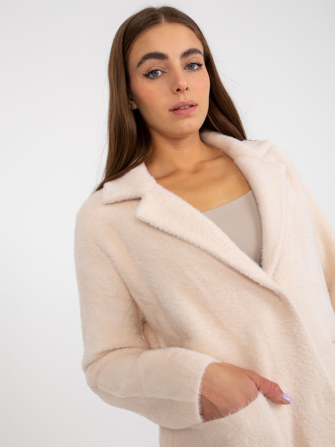 Palton roz deschis din alpaca cu buzunare