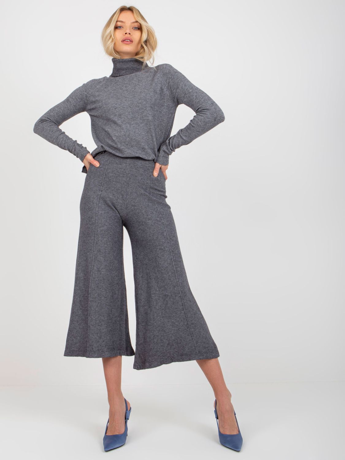 Pantaloni largi gri închis din tricot cu talie elastică