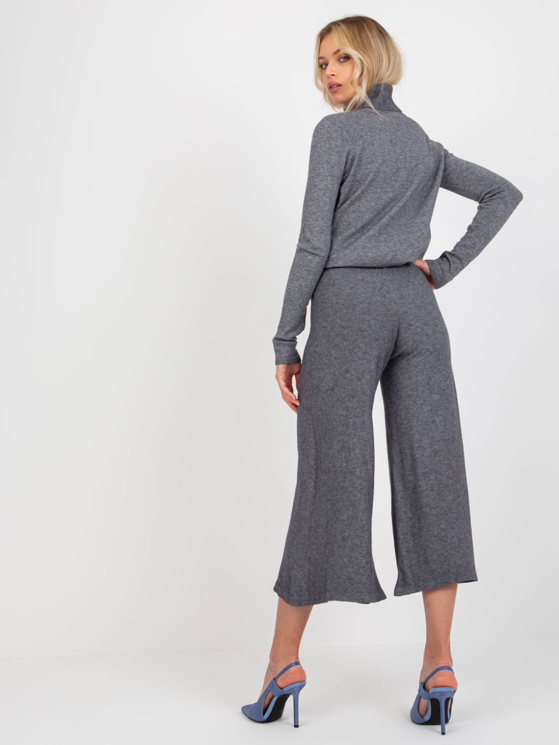 Pantaloni largi gri închis din tricot cu talie elastică