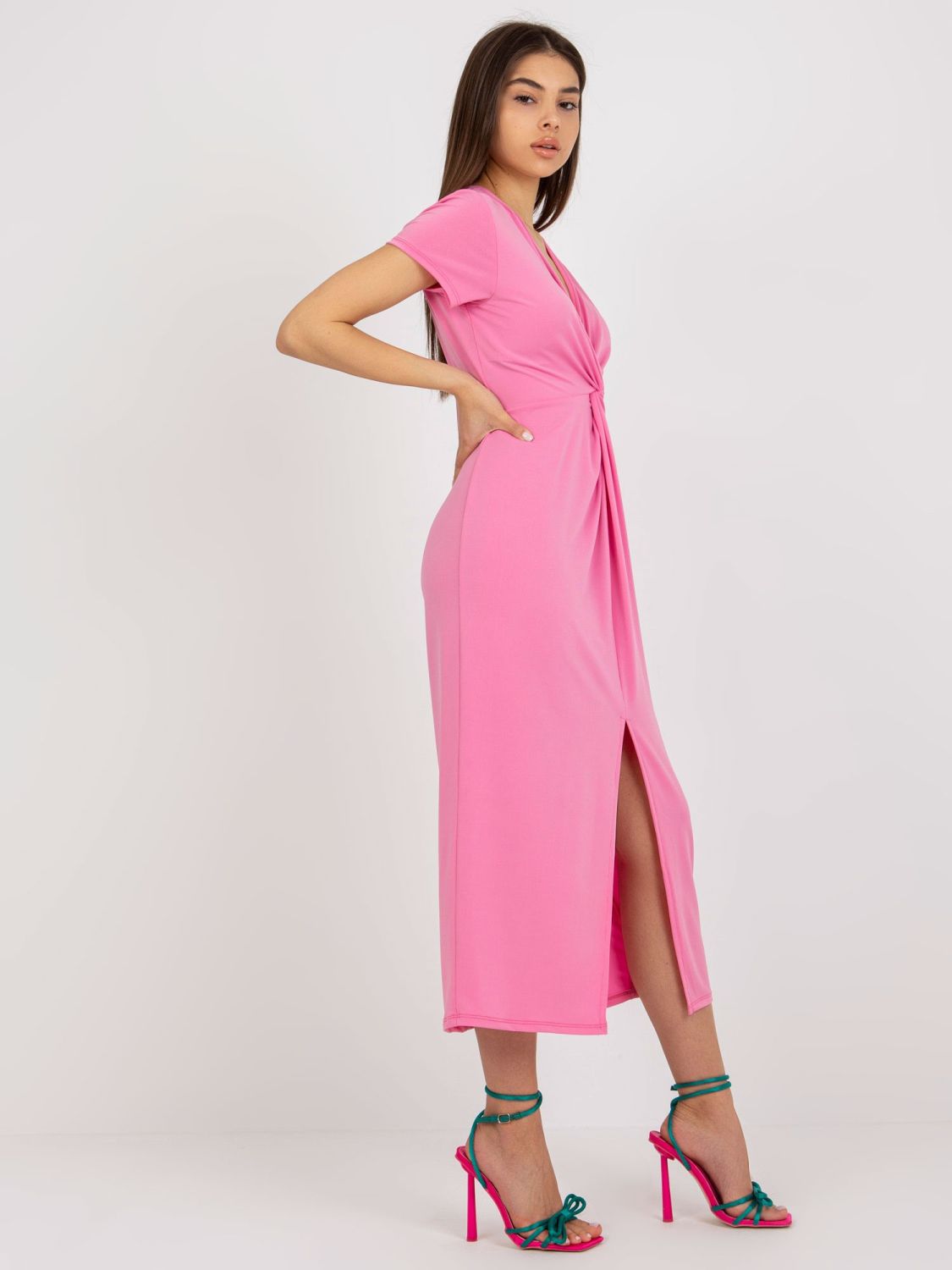Rochie midi roz de cocktail cu fante