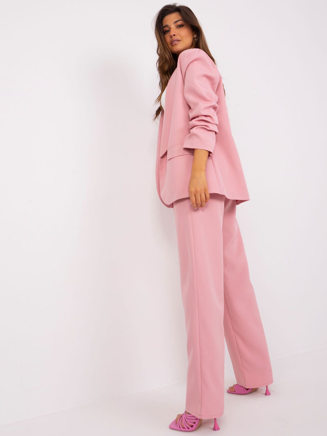 Sacou roz deschis, stil oversize