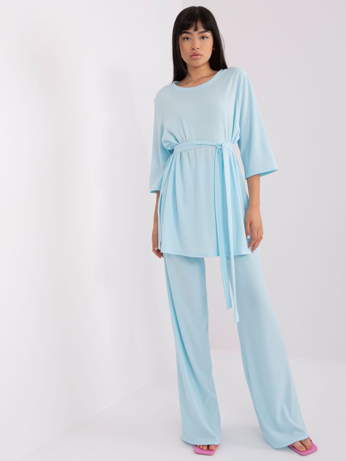 Compleu casual bleu deschis cu bluză oversized