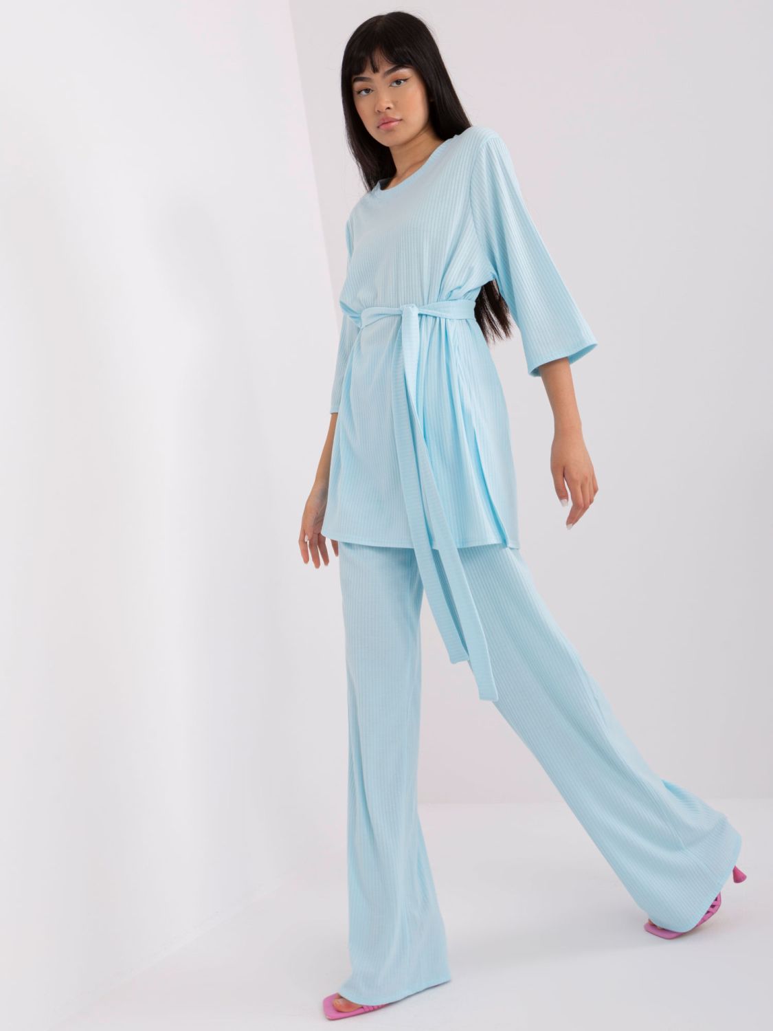 Compleu casual bleu deschis cu bluză oversized