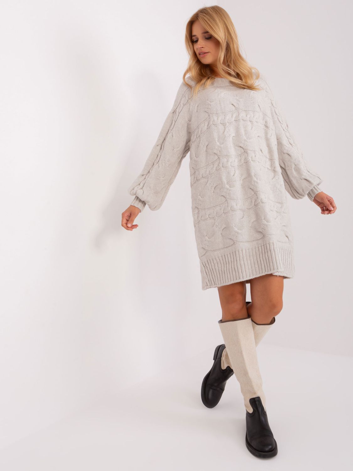 Rochie tricotată bej deschis cu mâneci bufante