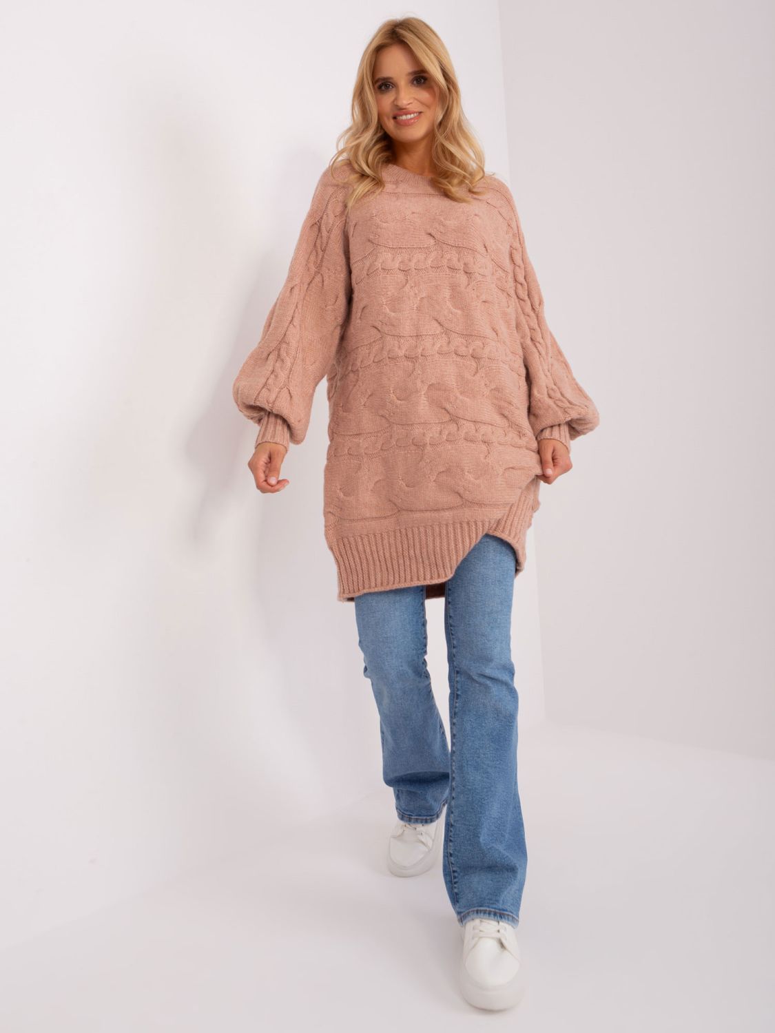 Rochie tricotată roz cu împletituri