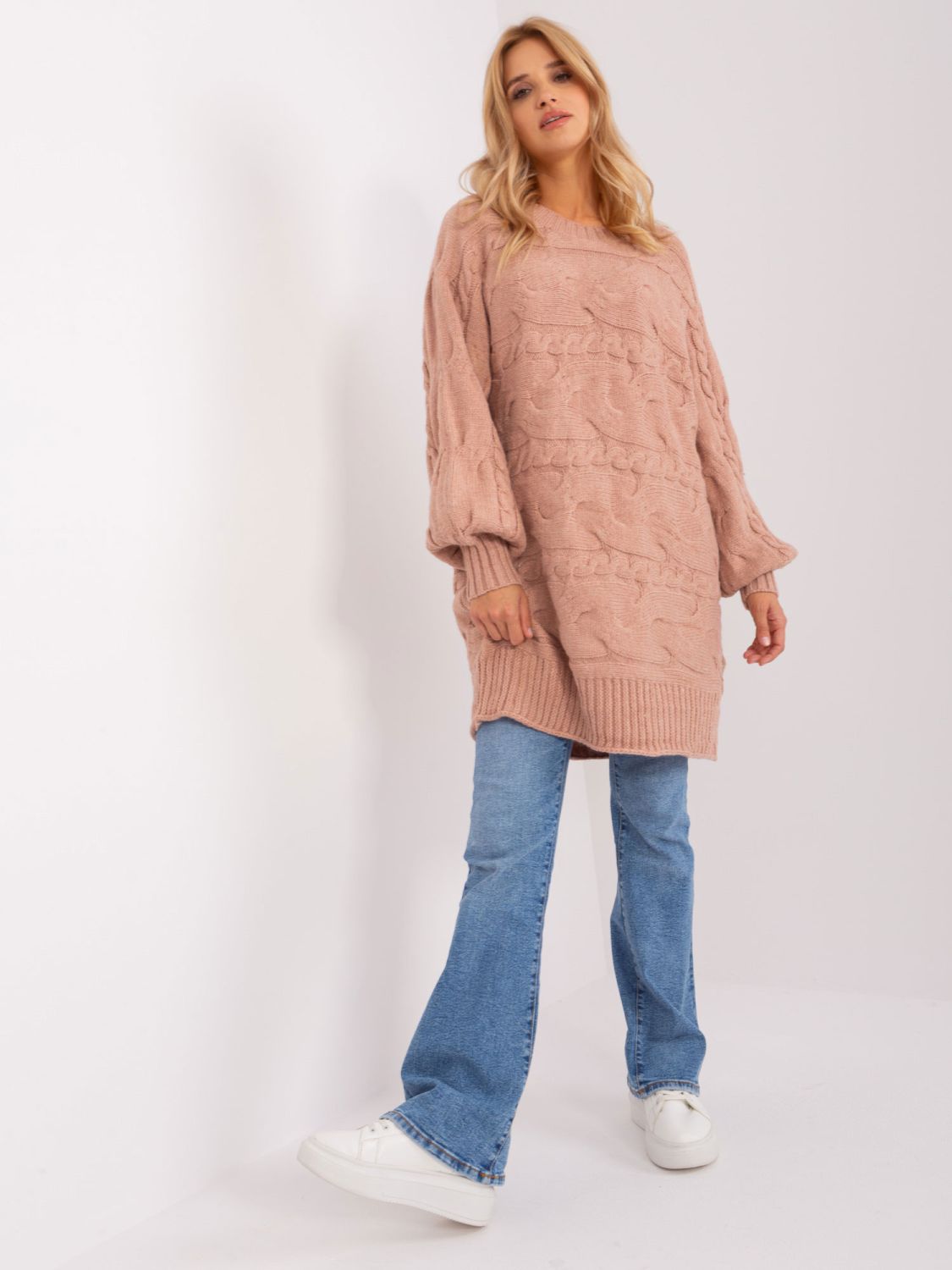 Rochie tricotată roz cu împletituri