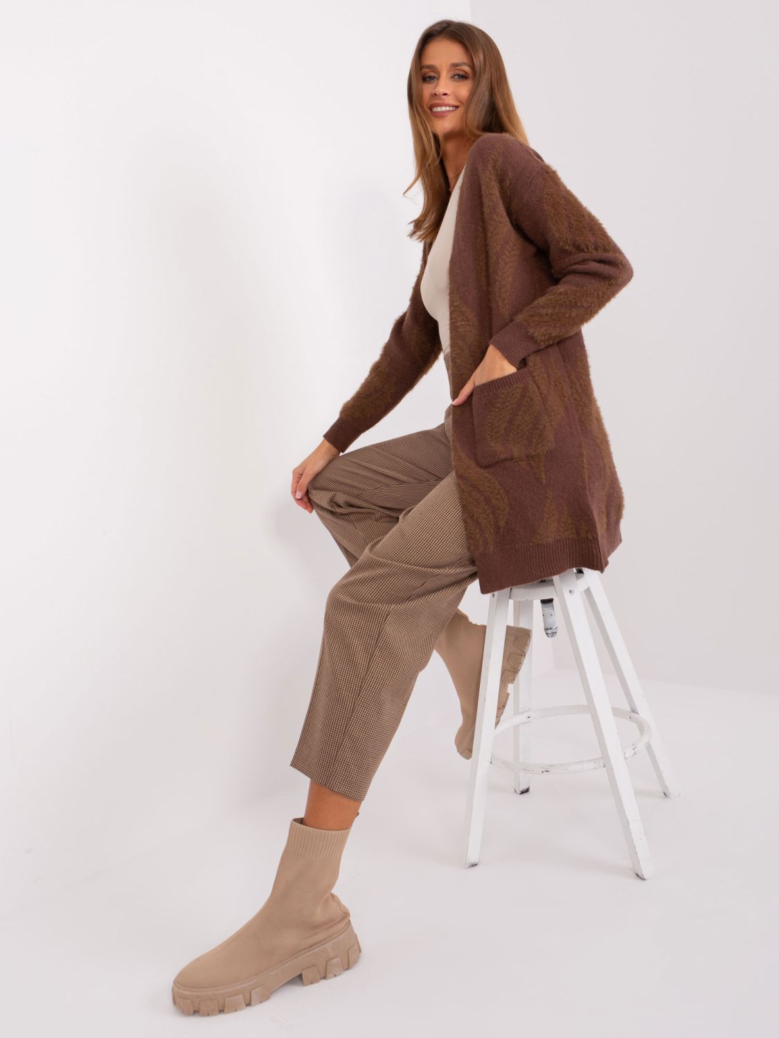 Cardigan maro pentru femei cu buzunare
