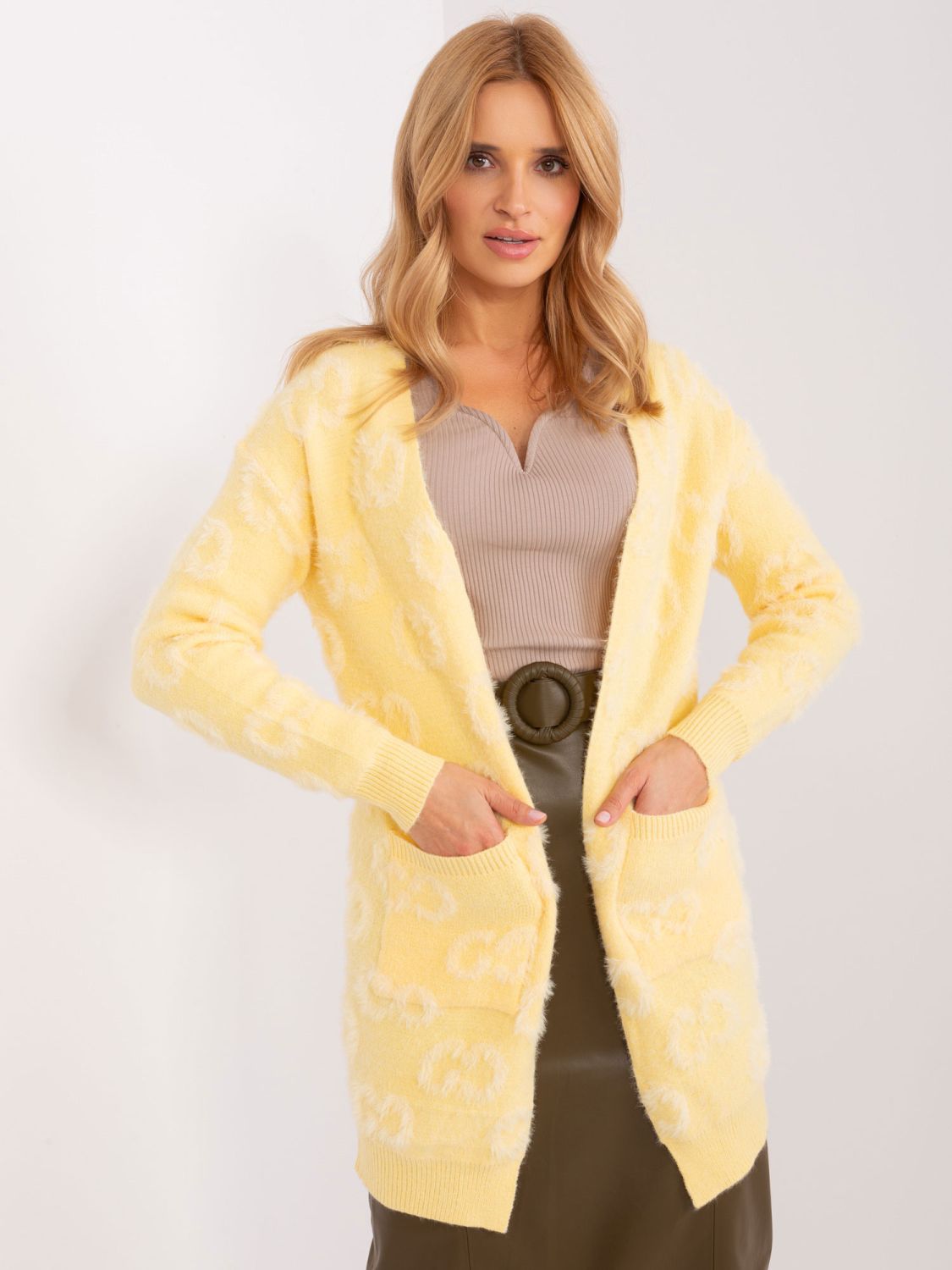 Cardigan galben deschis cu buzunare