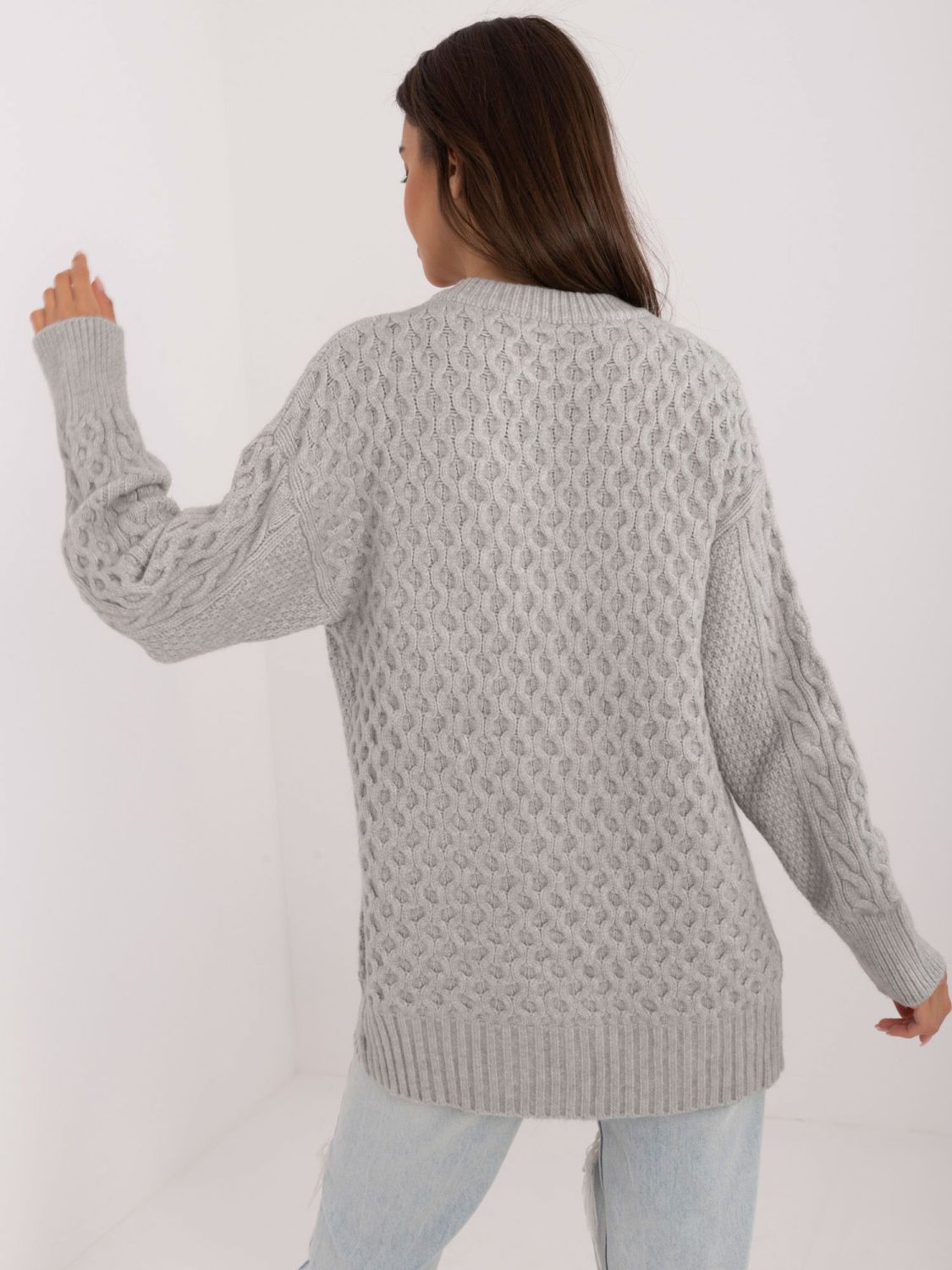 Pulover gri elegant cu mâneci lungi