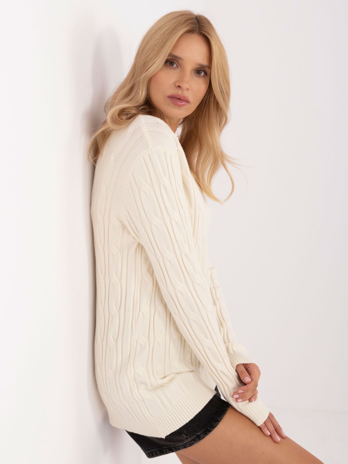Pulover elegant ecru cu mâneci lungi