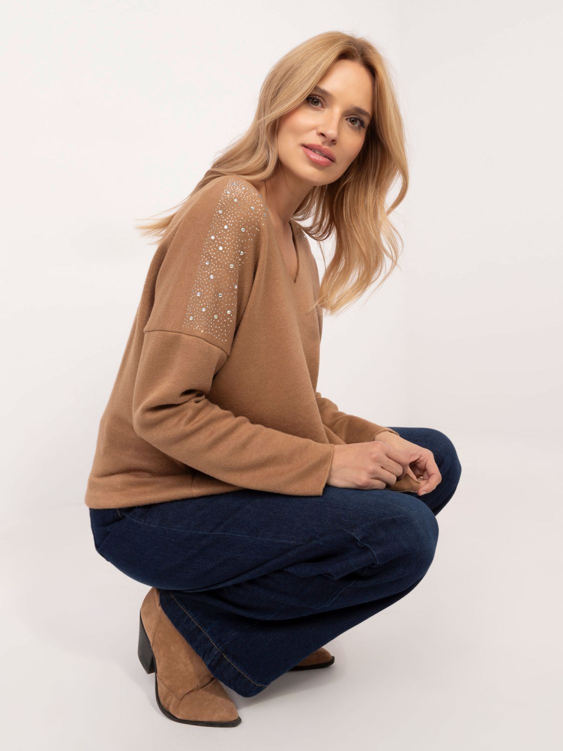 Pulover elegant cu aplicație