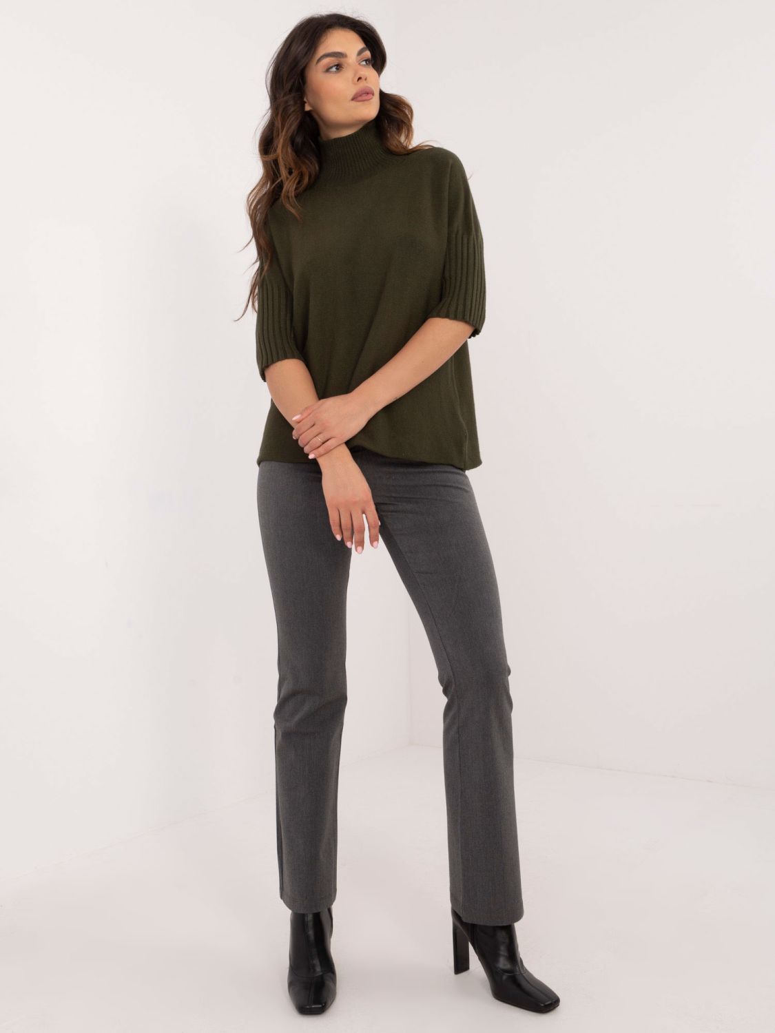 Pulover khaki elegant cu guler