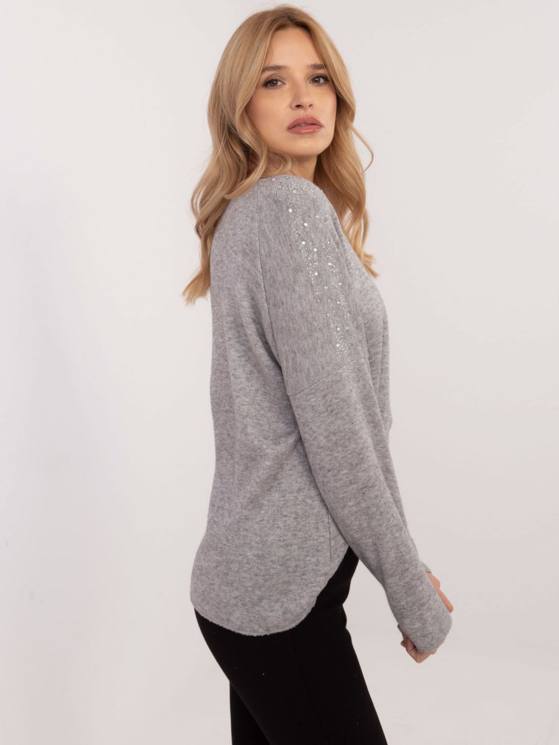 Pulover elegant gri cu aplicație