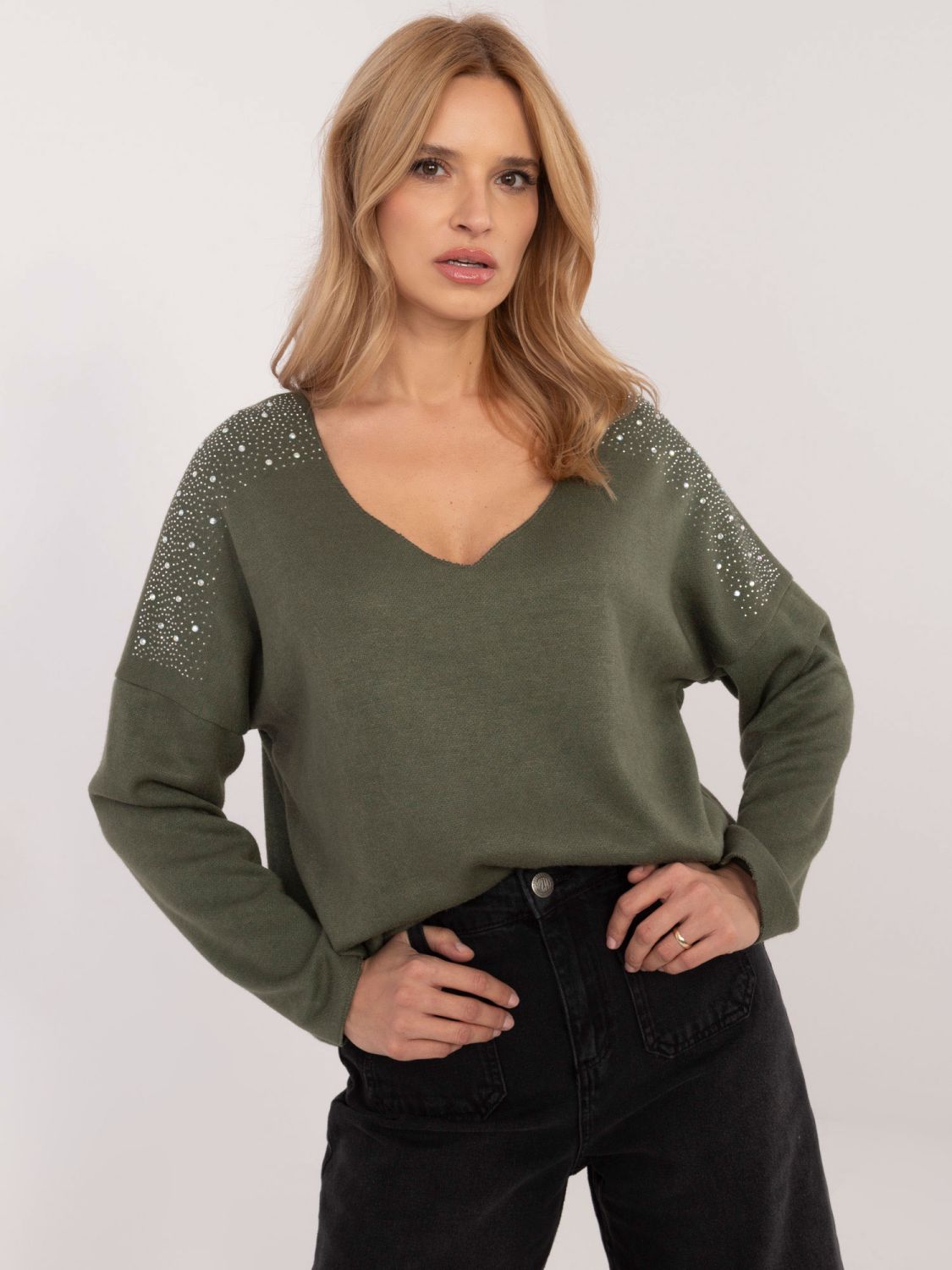 Pulover elegant khaki cu aplicație