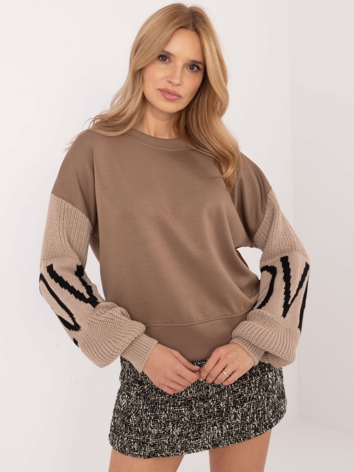 Bluza bej elegantă