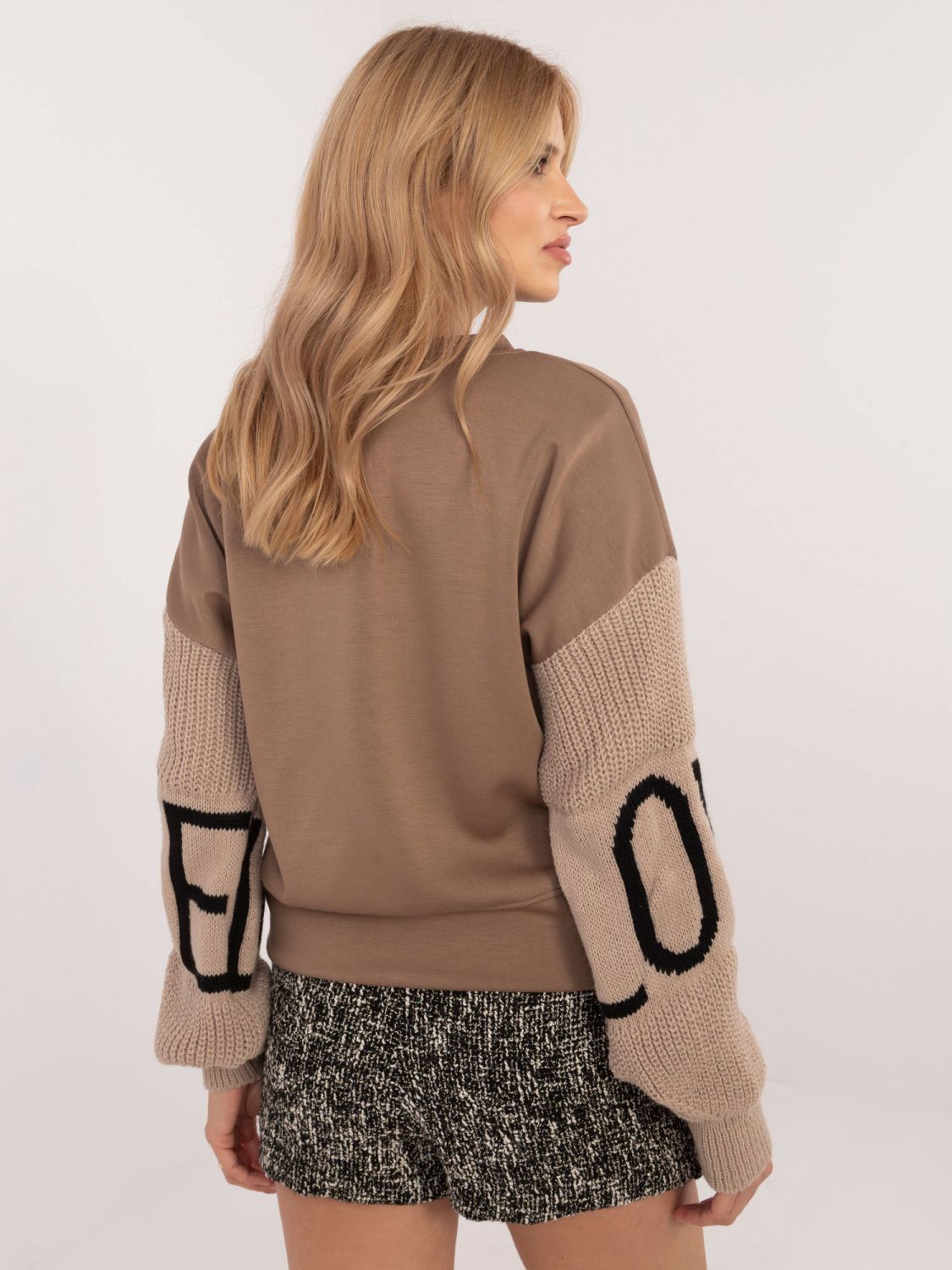 Bluza bej elegantă