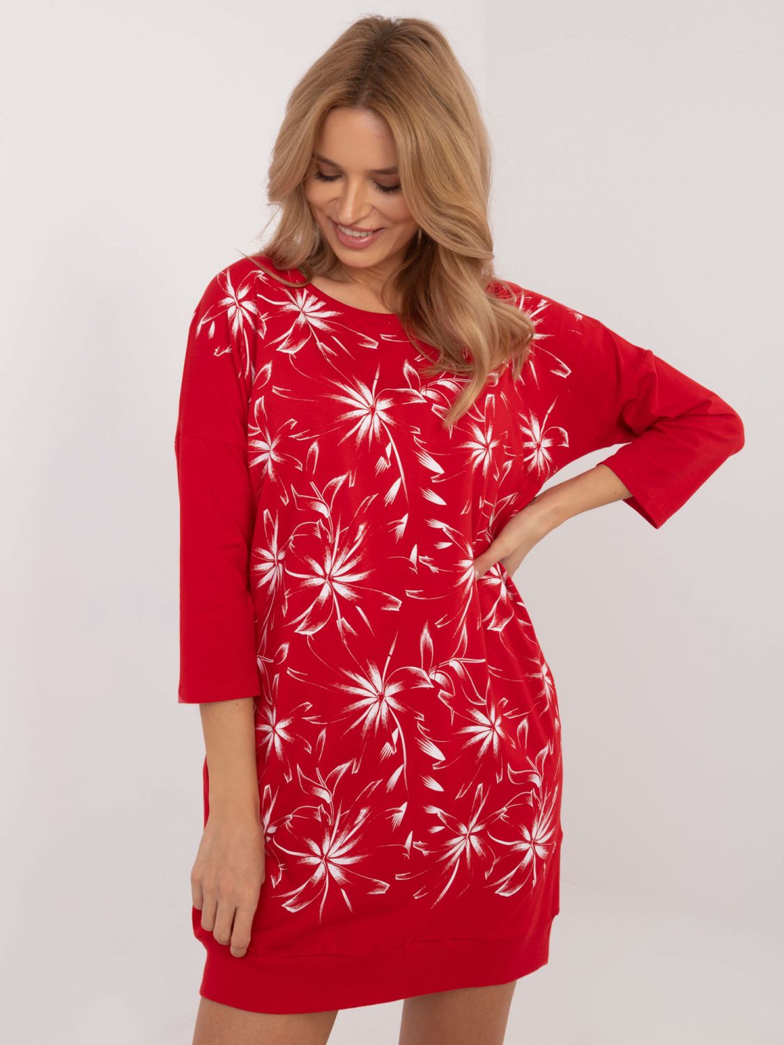 Rochie sportivă roșie cu model floral