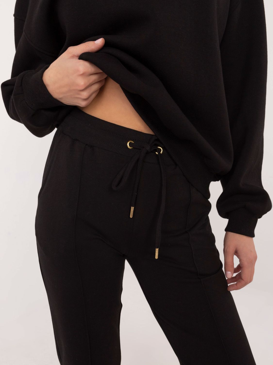 Pantaloni sportivi negri eleganți