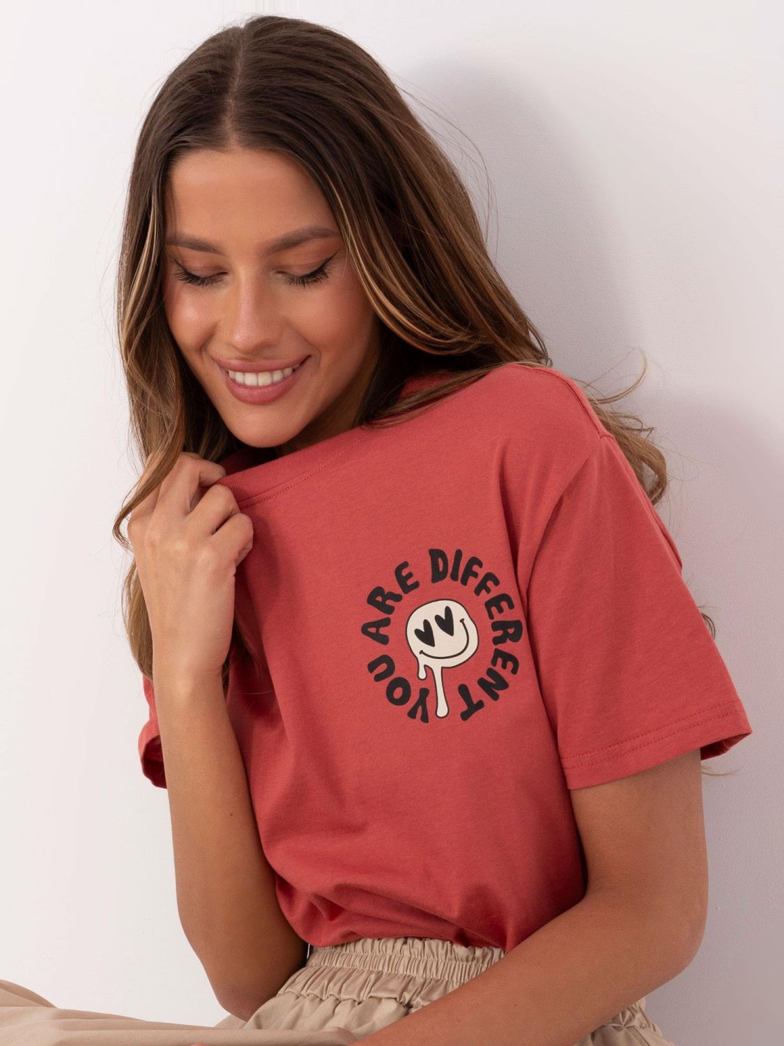 Tricou corai cu mânecă scurtă