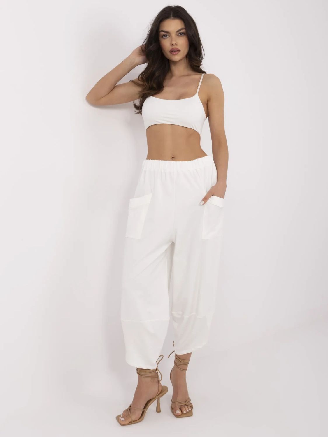 Pantaloni sportivi eleganți în ecru