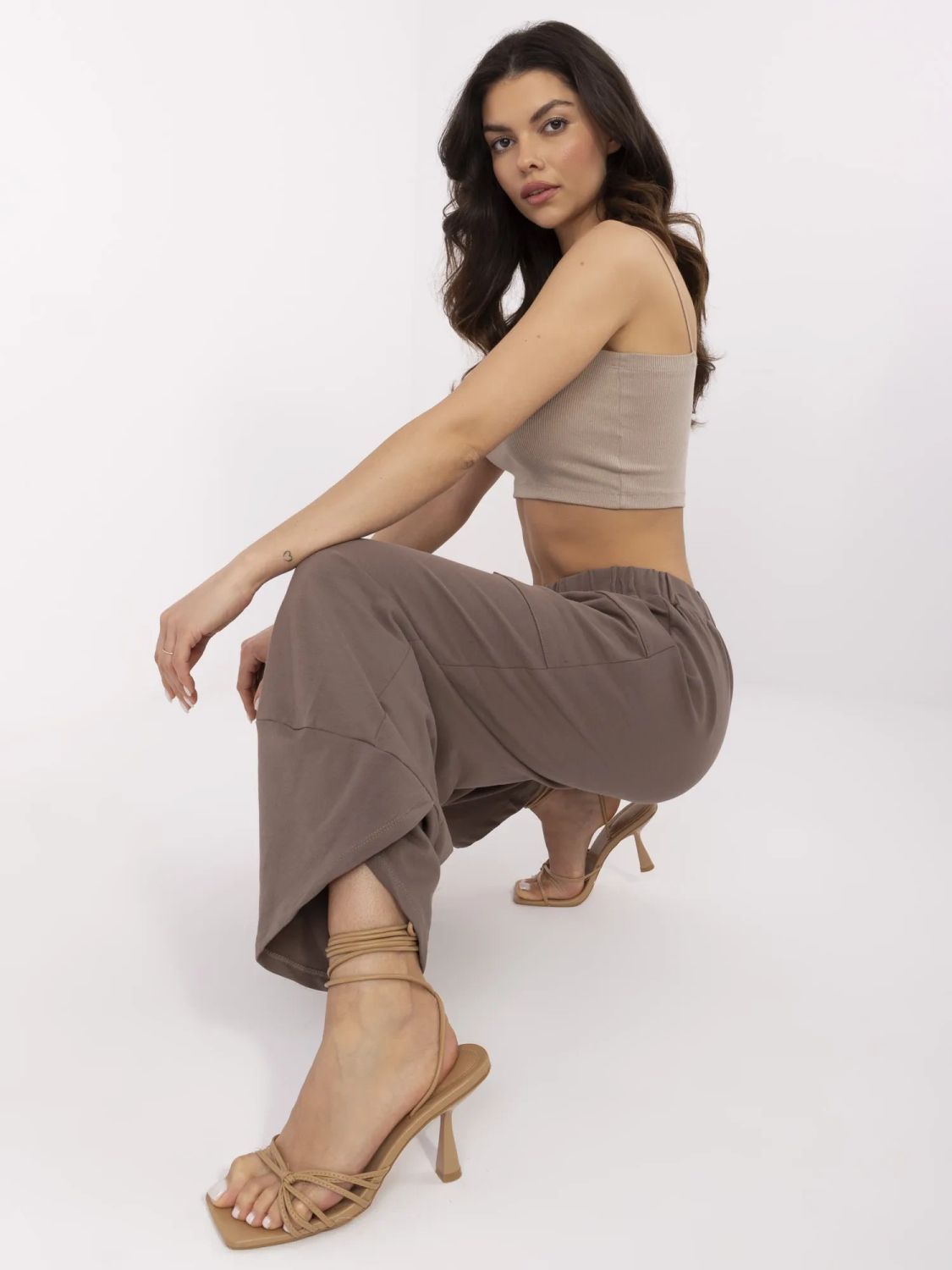 Pantaloni sportivi eleganți maro