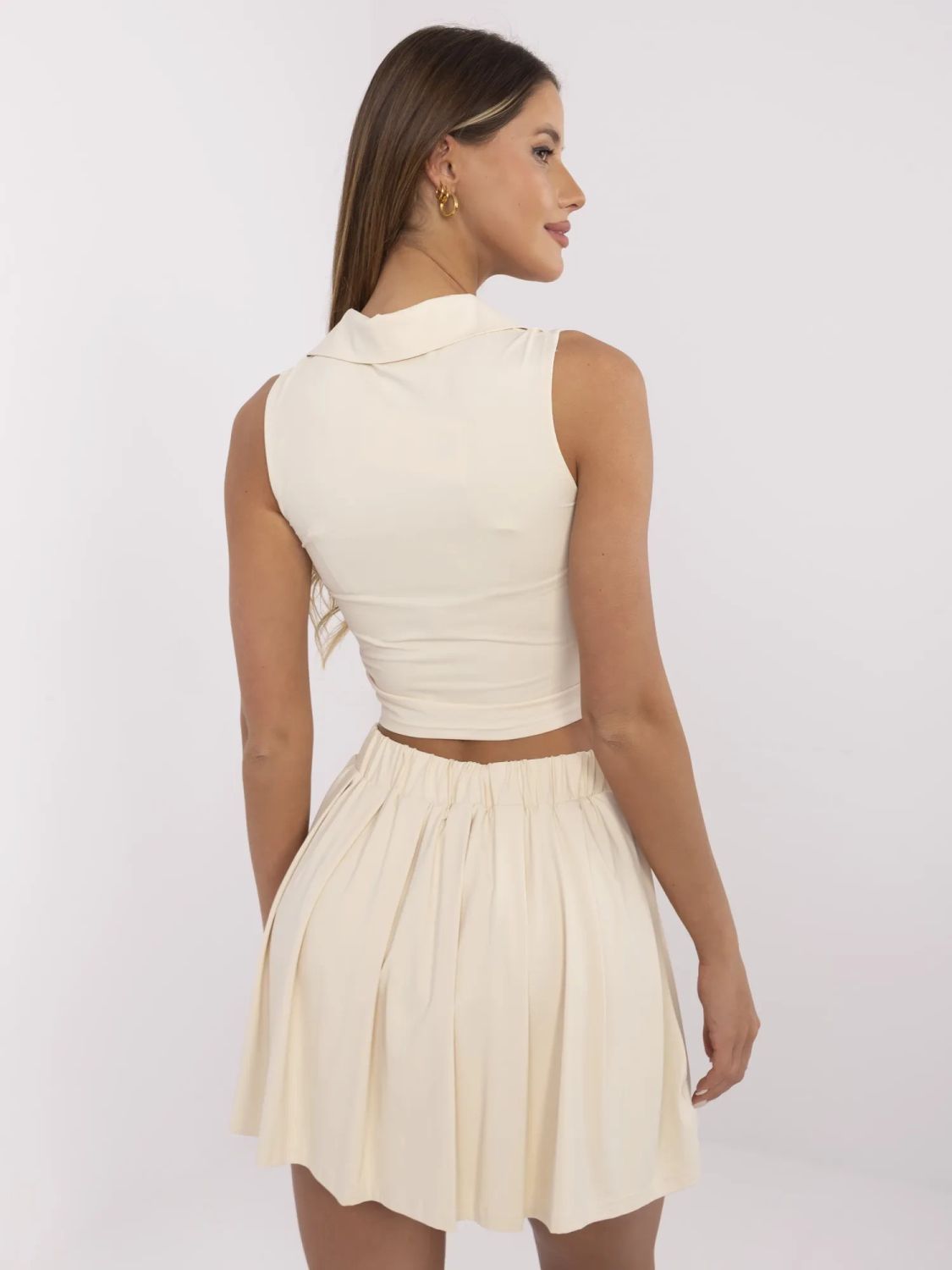 Compleu elegant în bej deschis