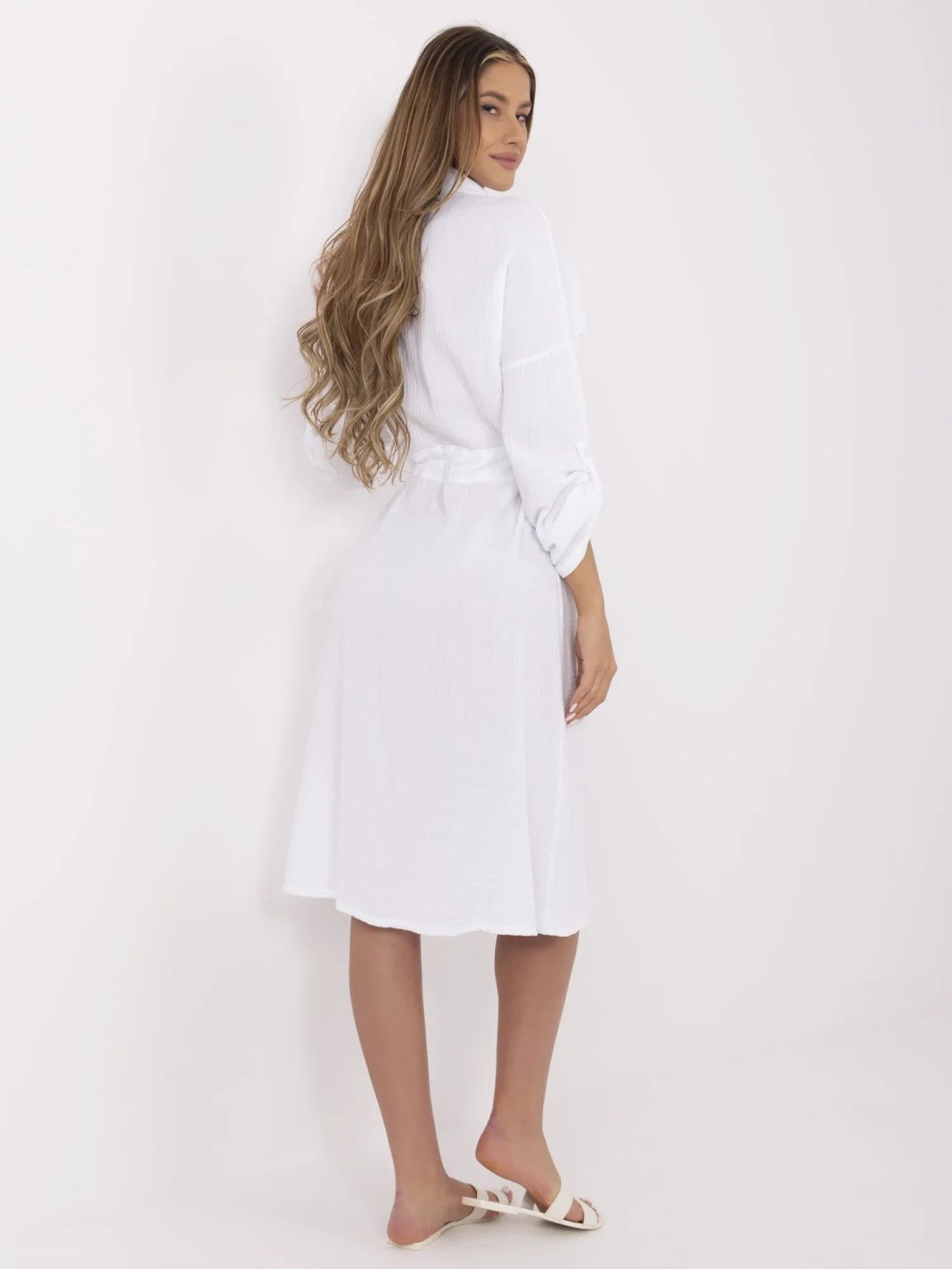 Rochie albă de vară cu mâneci lungi