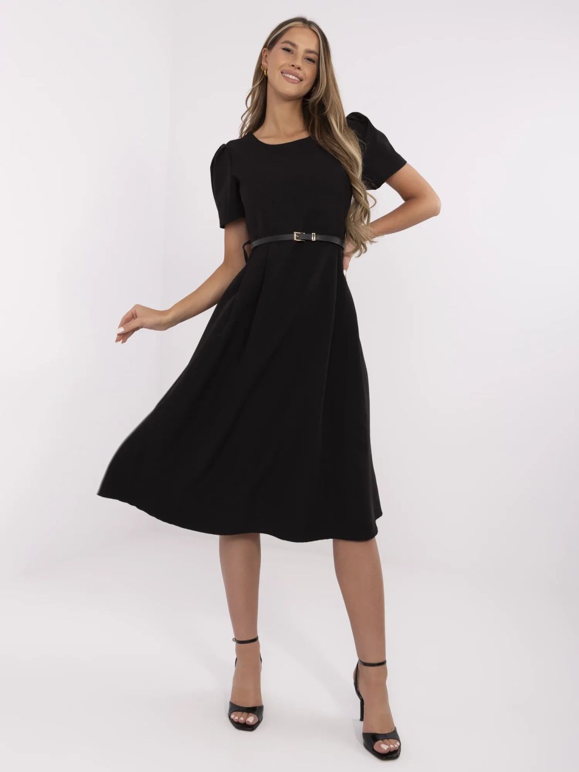 Rochie elegantă neagră evazată