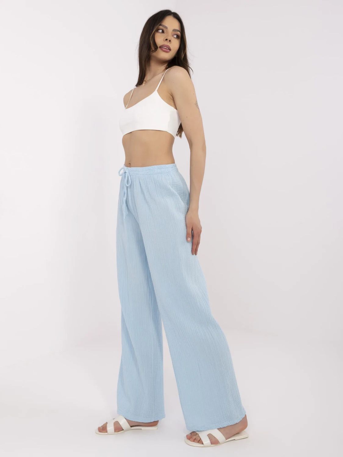Pantaloni albaștri stilati