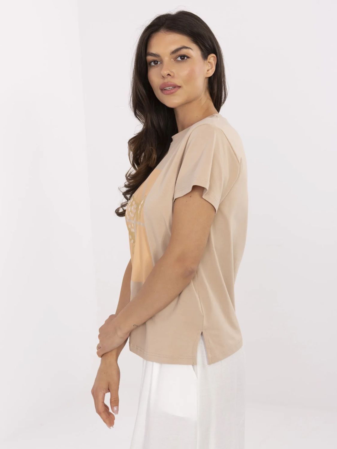 Tricou stilat cu aplicație