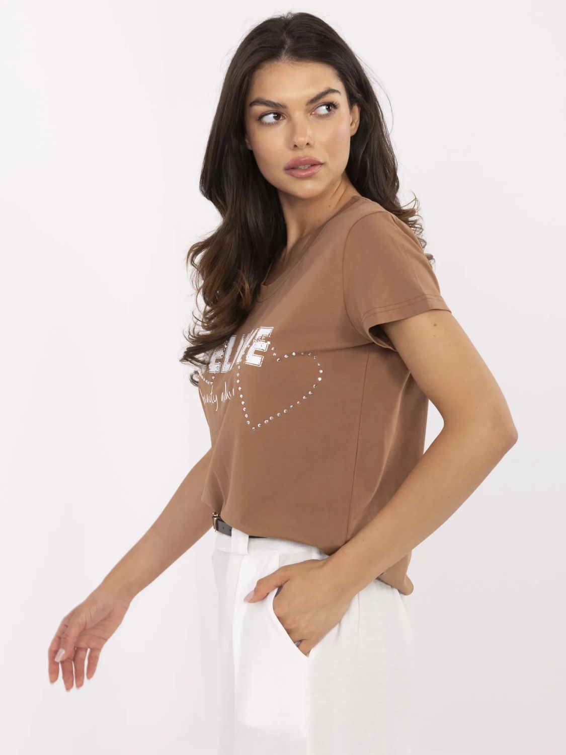 Tricou bej cu aplicație și cristale