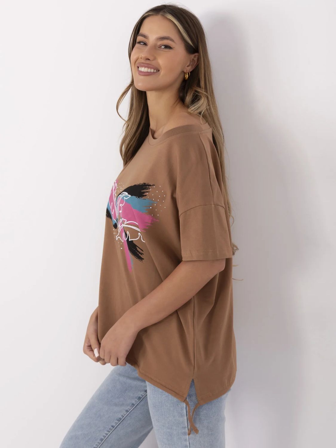 Tricou stilat cu aplicație în bej