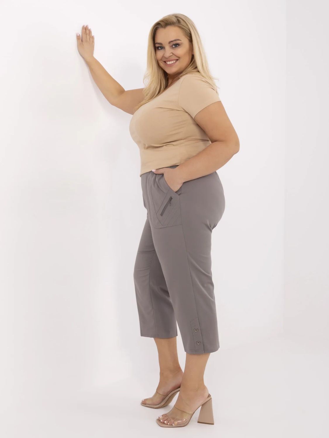 Pantaloni eleganți în gri închis
