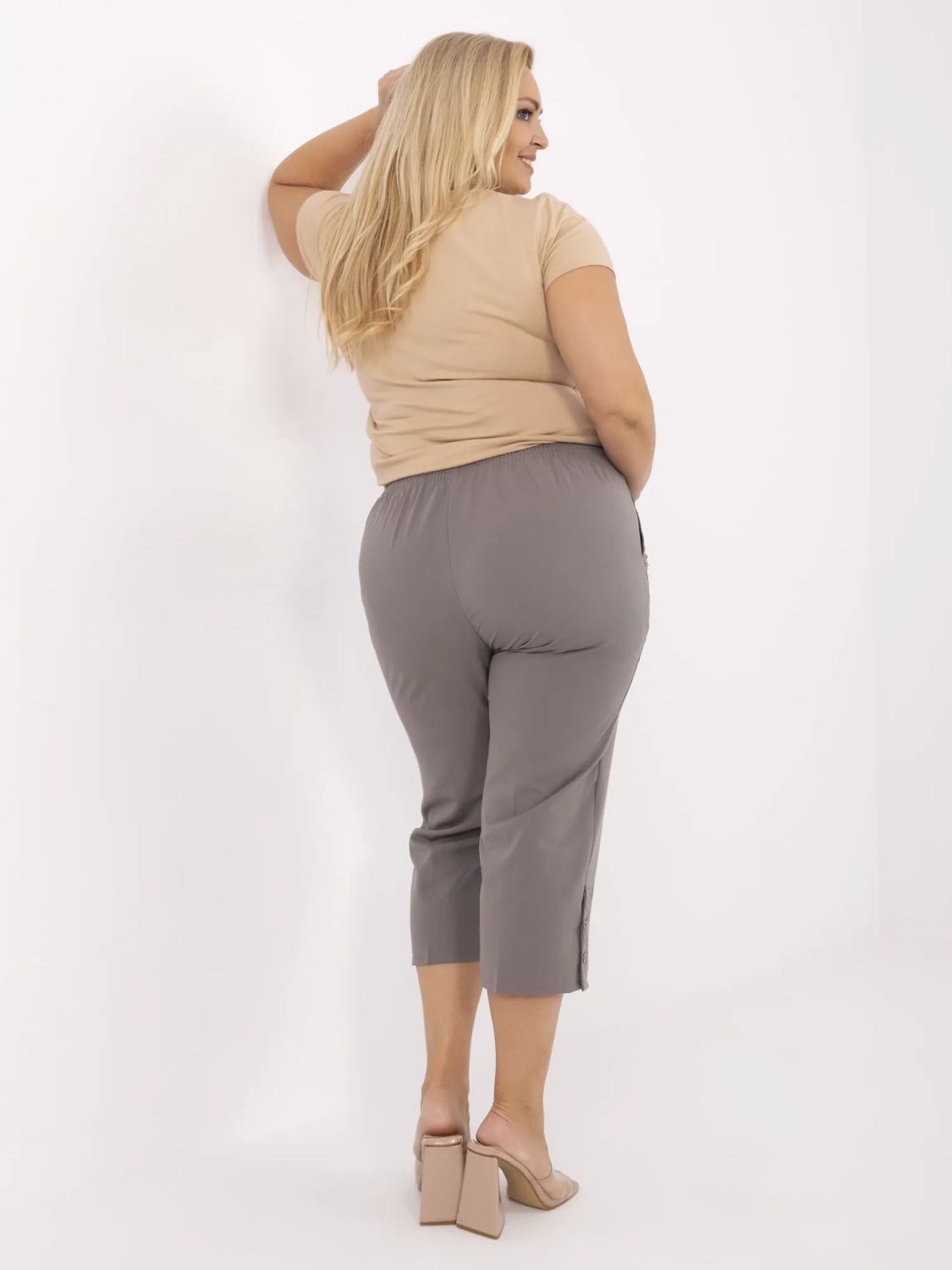 Pantaloni eleganți în gri închis