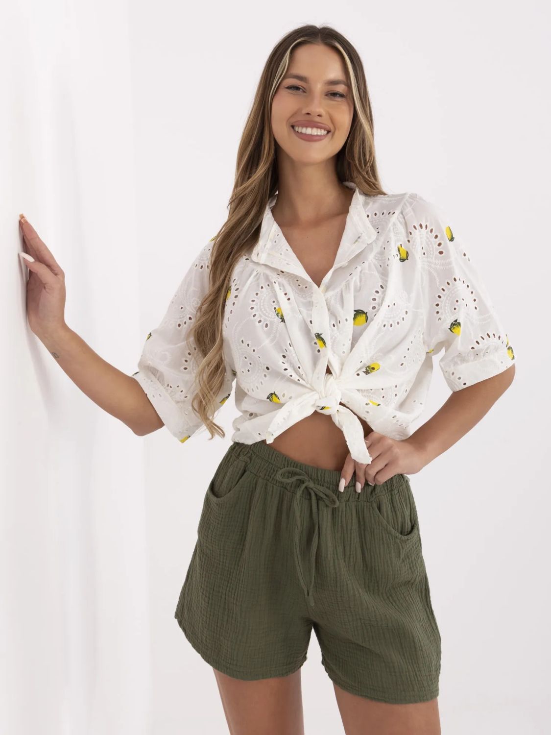Shorts khaki cu talie înaltă