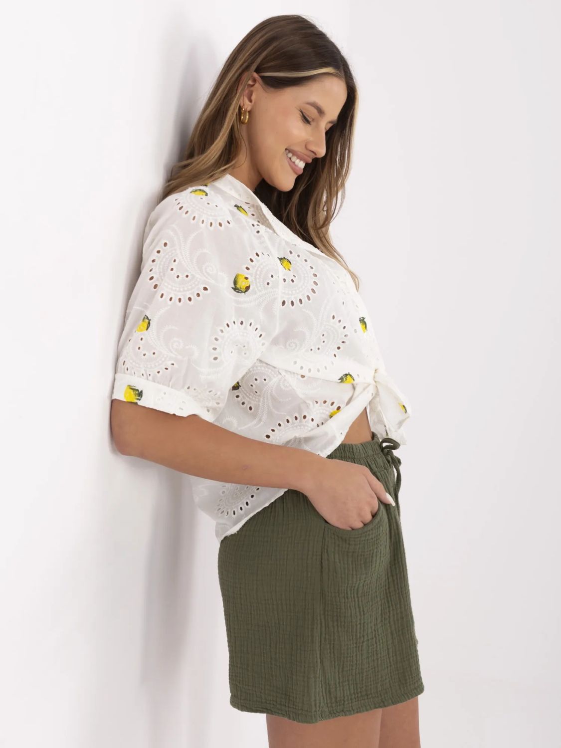 Shorts khaki cu talie înaltă