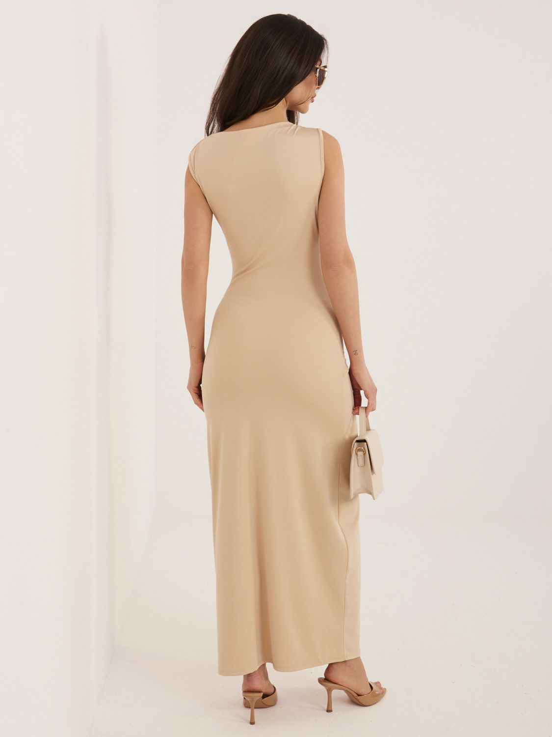 Rochie midi tip creion bej fără mâneci