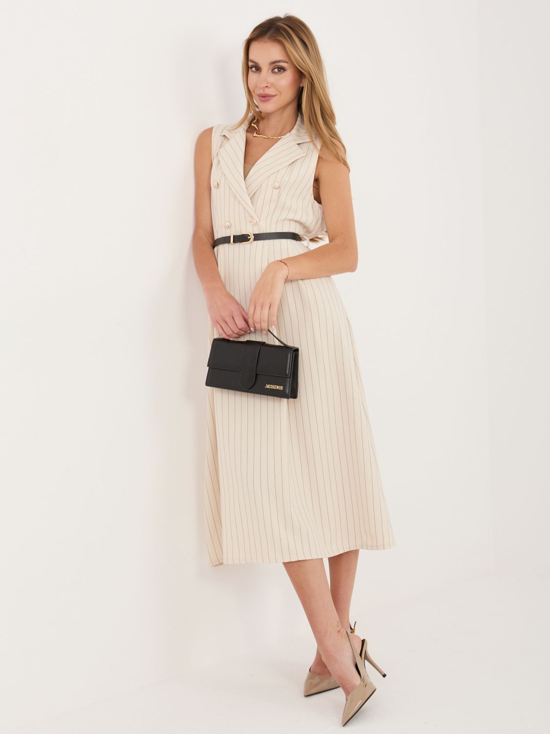 Rochie midi bej evazată cu curea și guler