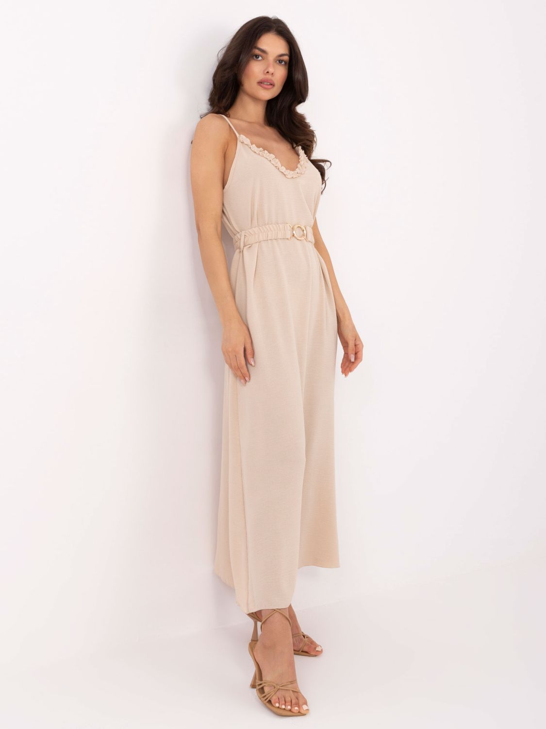 Rochie maxi bej cu volane