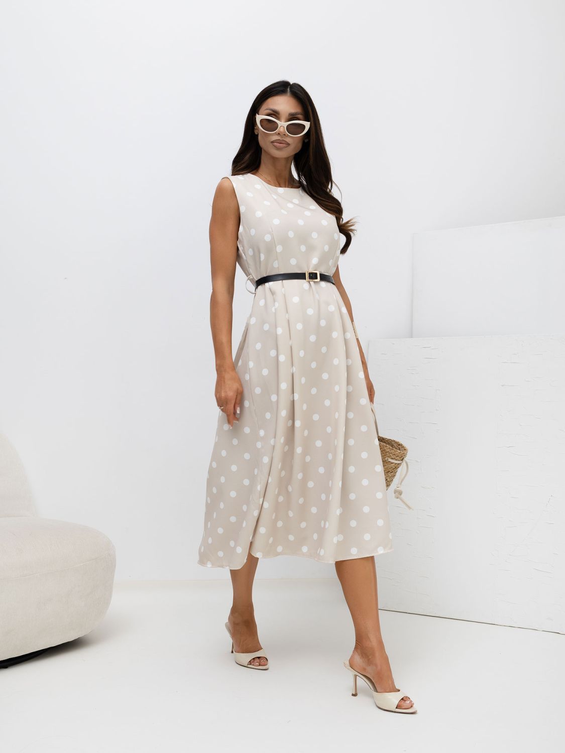 Rochie midi bej cu buline și curea