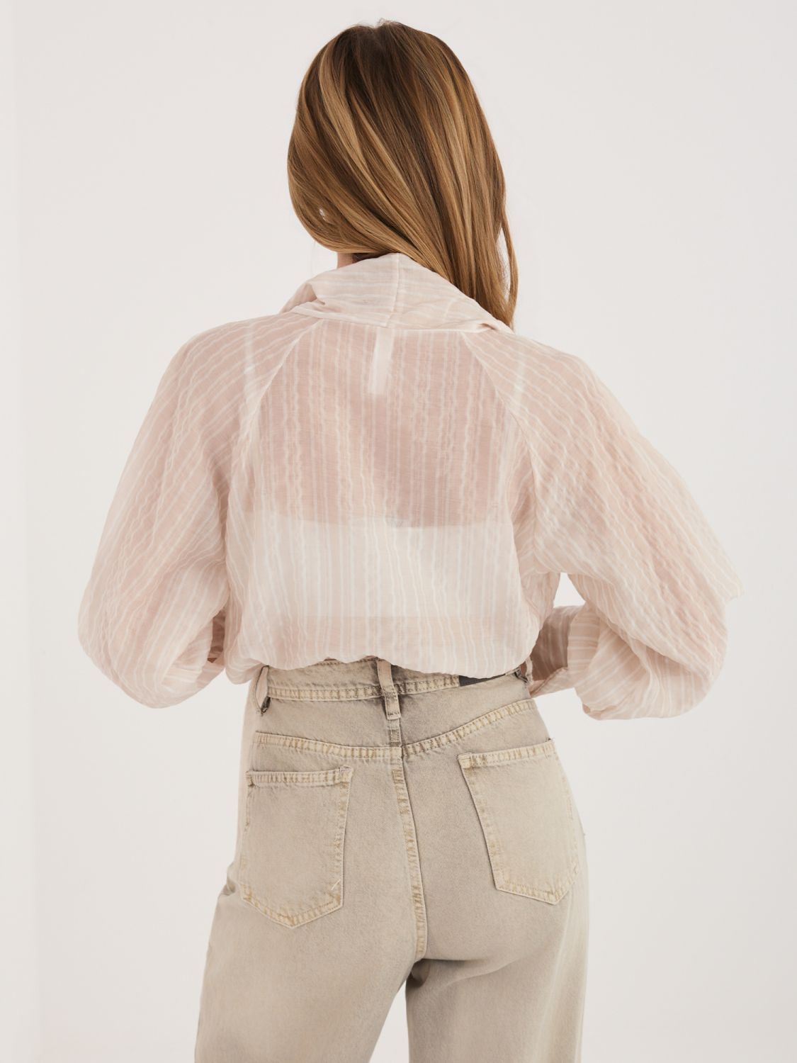 Cămașă bej cu dungi, legare și mâneci bufante