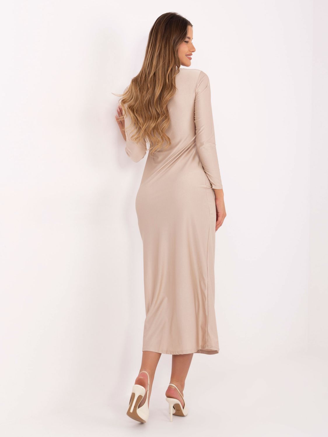 Rochie midi bej tip creion cu mâneci lungi și decolteu în V