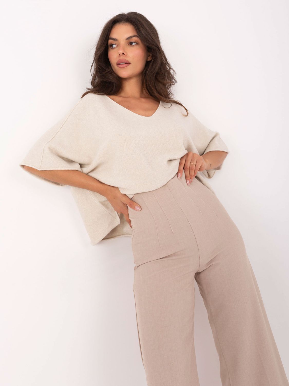 Pantaloni eleganți bej