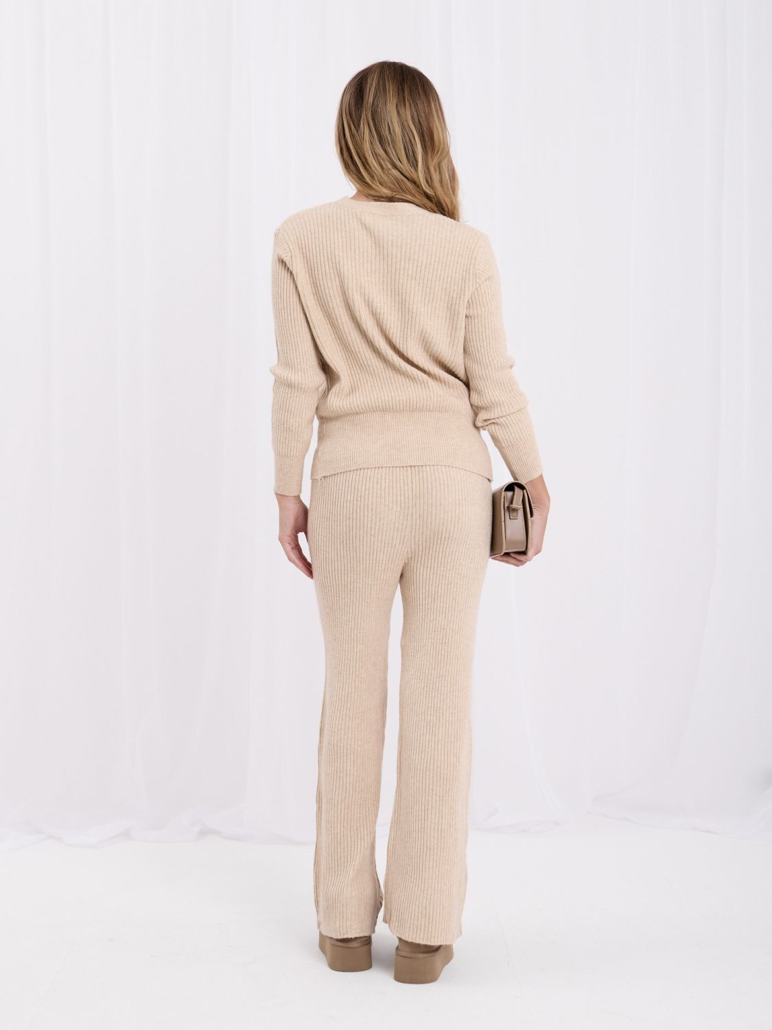 Set bej cu cardigan și pantaloni largi