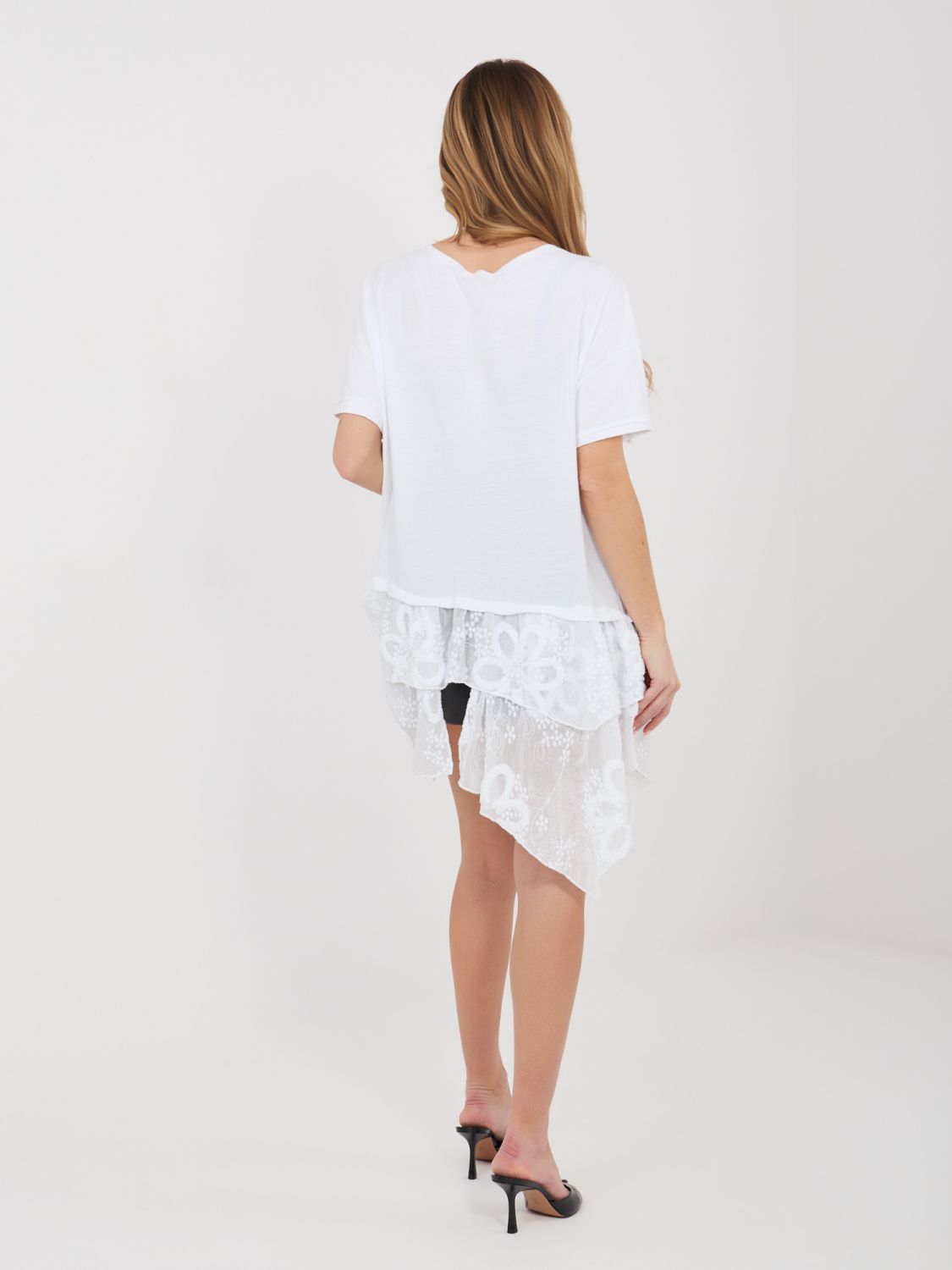 Bluză albă din bumbac cu mânecă scurtă și volan