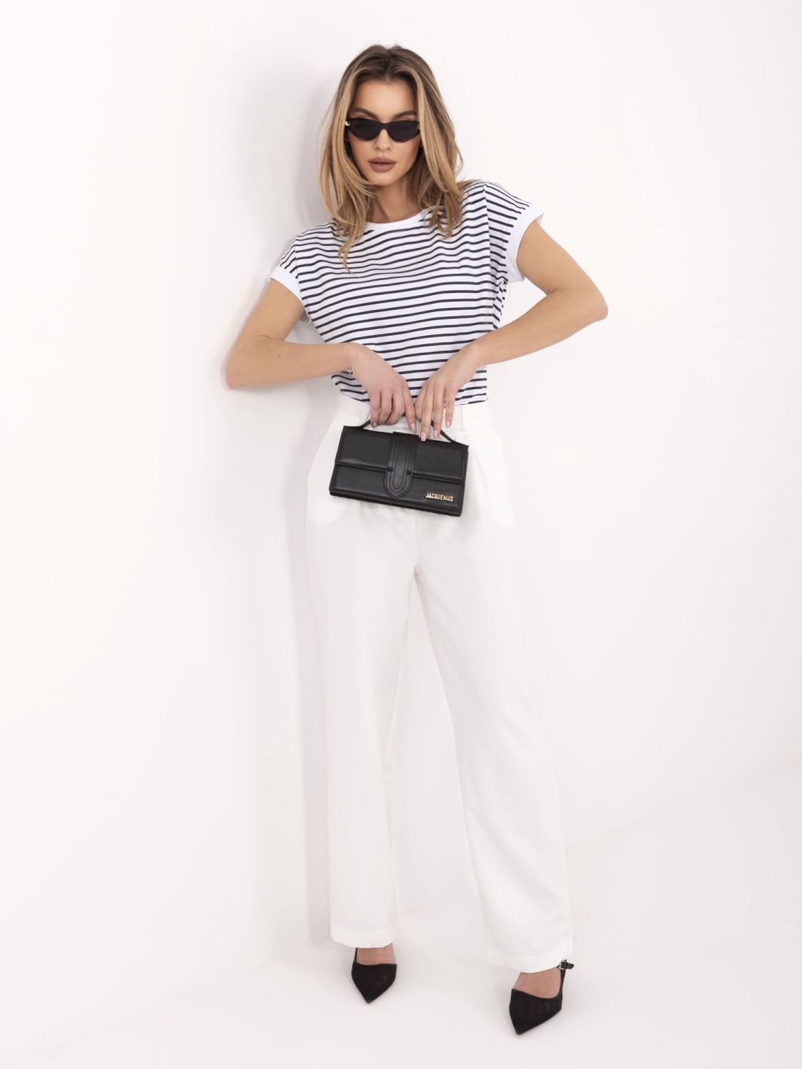 Tricou alb-bleumarin cu dungi, mânecă scurtă